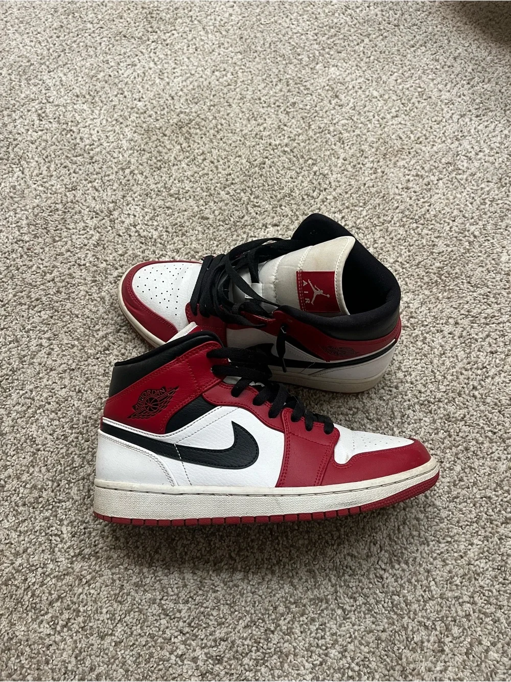 Authentic Air Jordan 1 mid Chicago